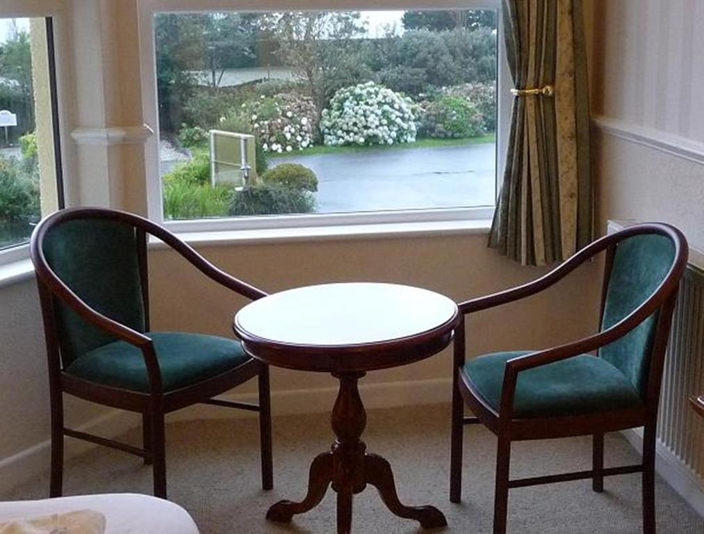 Cliff Head Hotel Carlyon Bay Rum bild