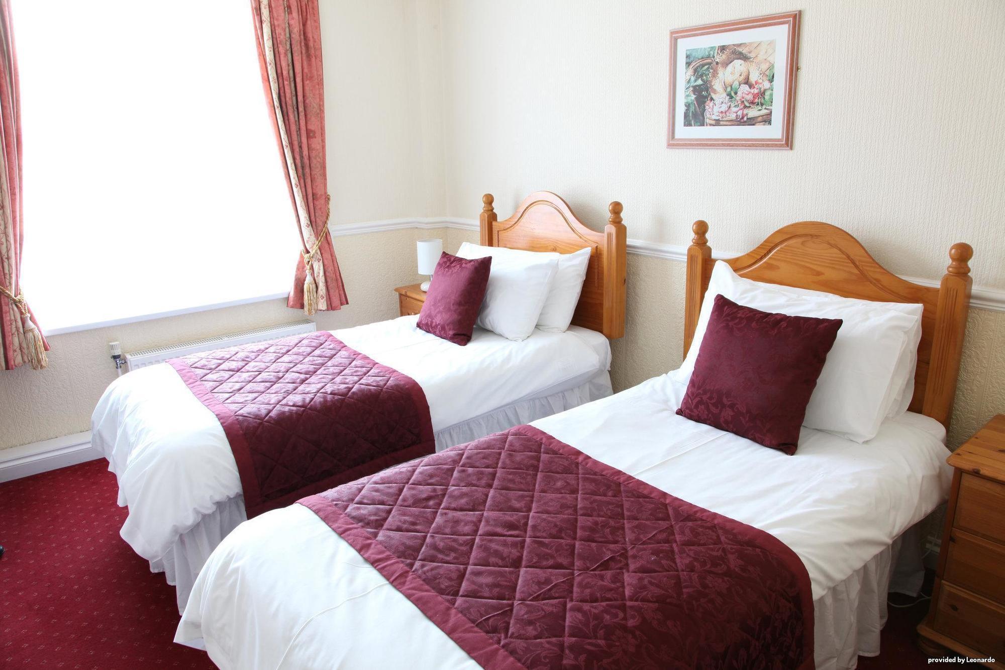 Cliff Head Hotel Carlyon Bay Rum bild