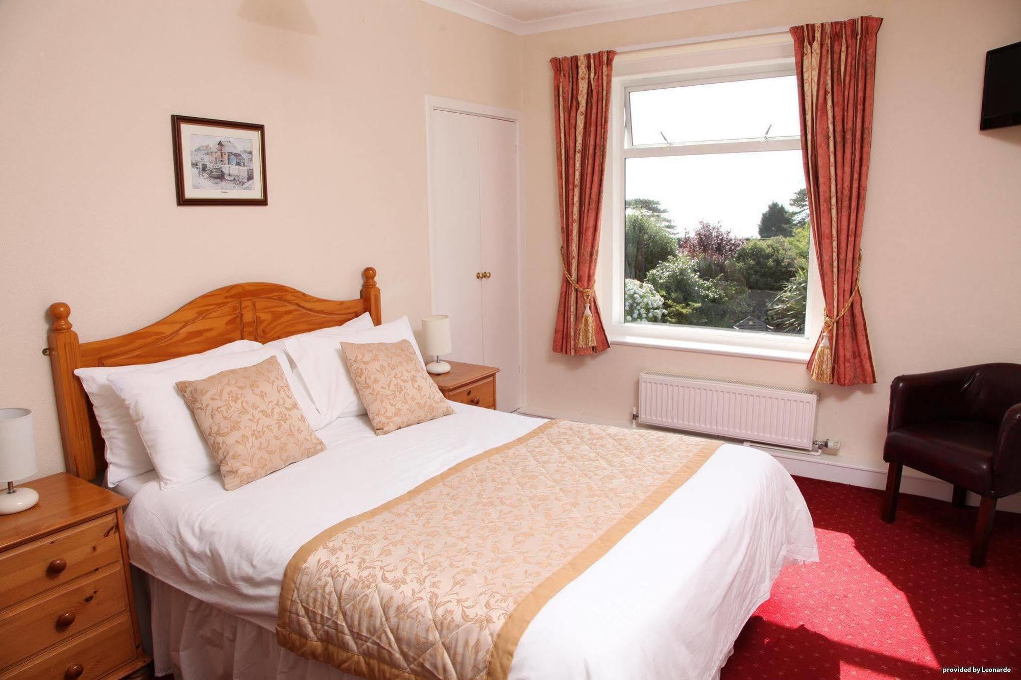 Cliff Head Hotel Carlyon Bay Rum bild
